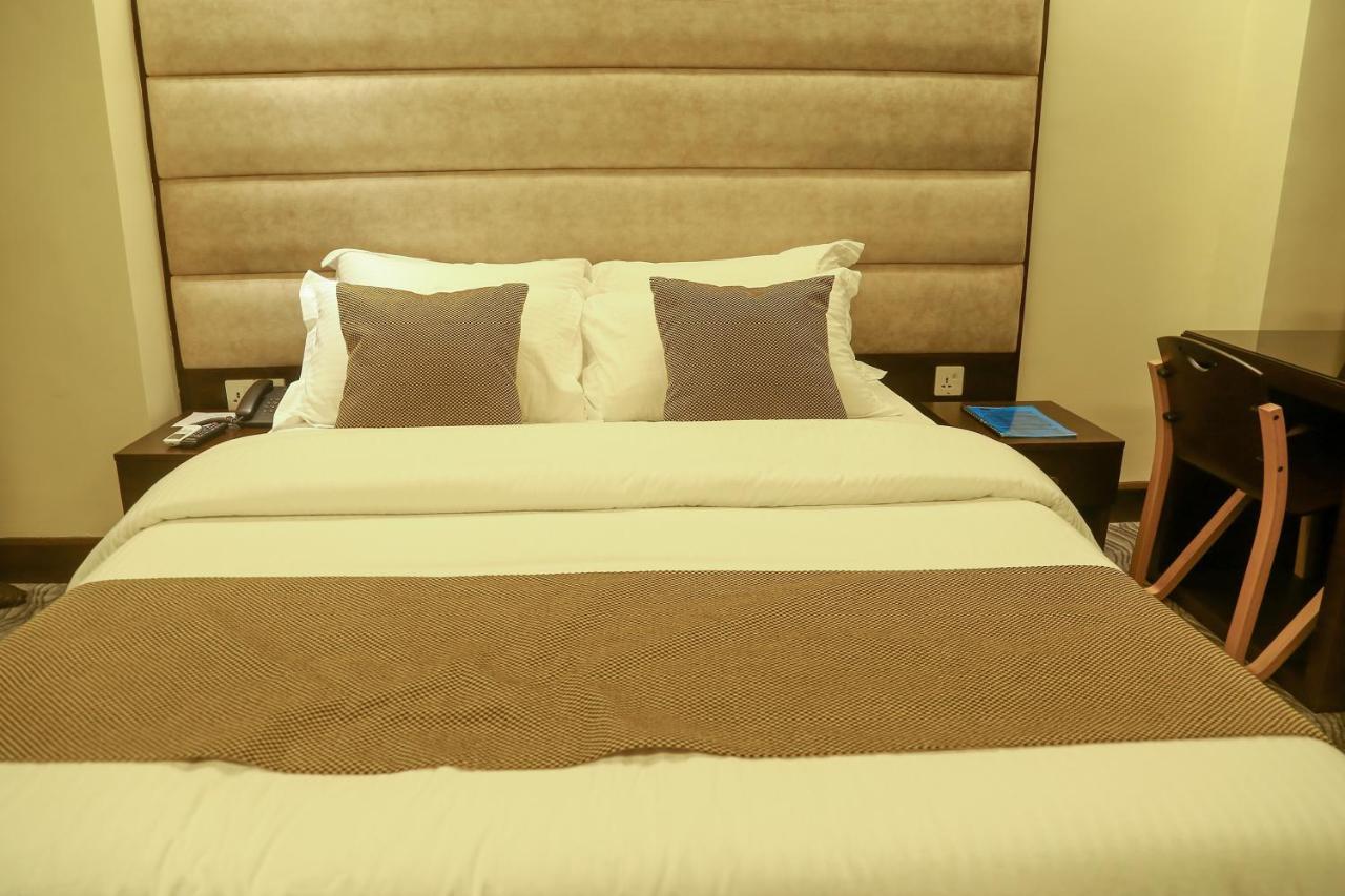 Richmond Hotel Srihotto Zewnętrze zdjęcie