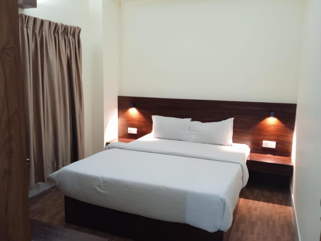 Richmond Hotel Srihotto Zewnętrze zdjęcie