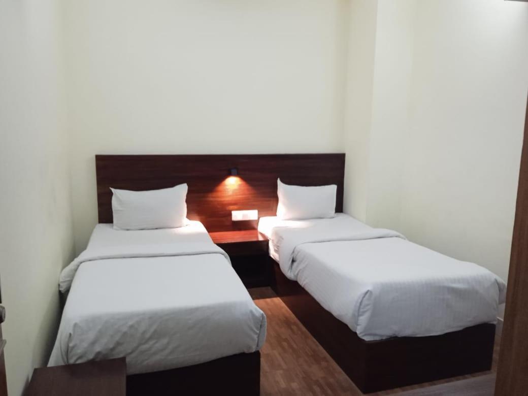 Richmond Hotel Srihotto Zewnętrze zdjęcie